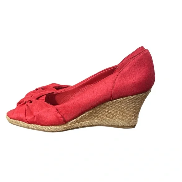 Lifestride espadrille 2025 wedges closed toe